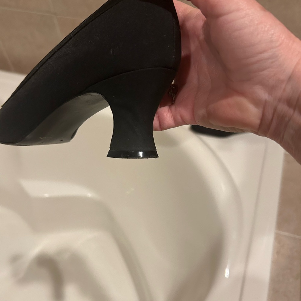 Nina Classic Black Heels - Picture 2 of 4